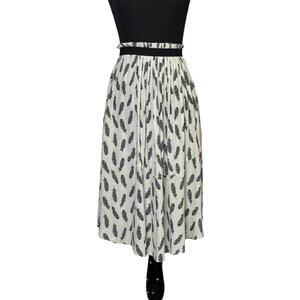 H&M cream black leaves print pleated midi skirt size 4